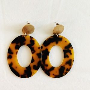 Tortoise shell statement earrings